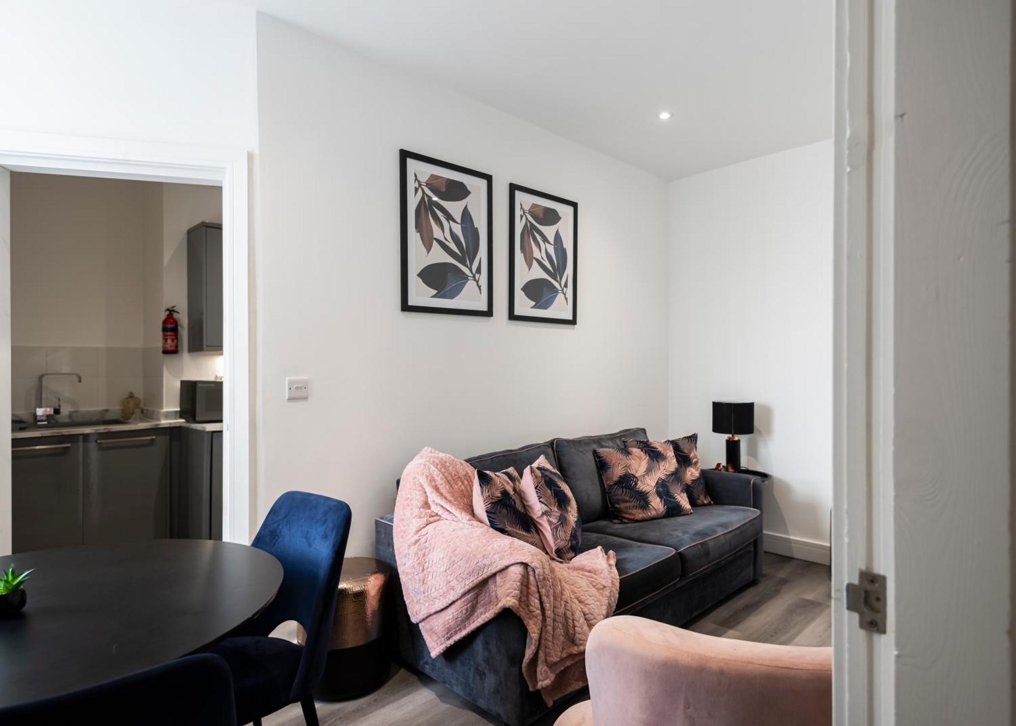 Cozy Vibes Refined 2Br Flat Apartman Bury Kültér fotó