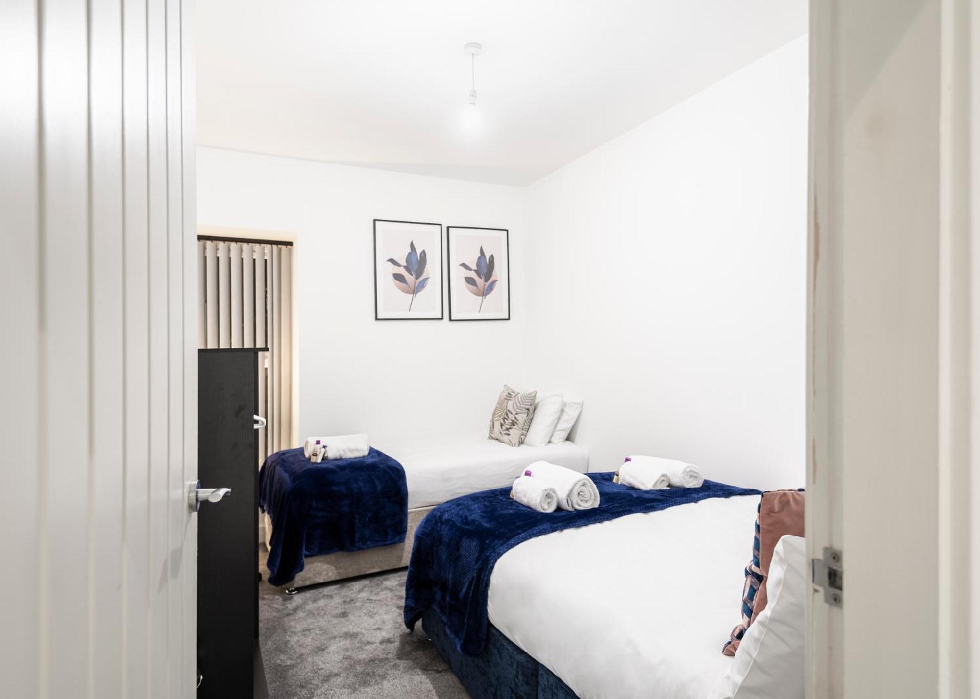 Cozy Vibes Refined 2Br Flat Apartman Bury Kültér fotó