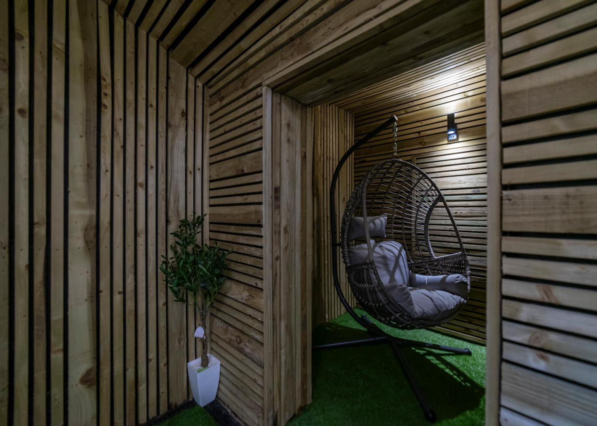 Cozy Vibes Refined 2Br Flat Apartman Bury Kültér fotó