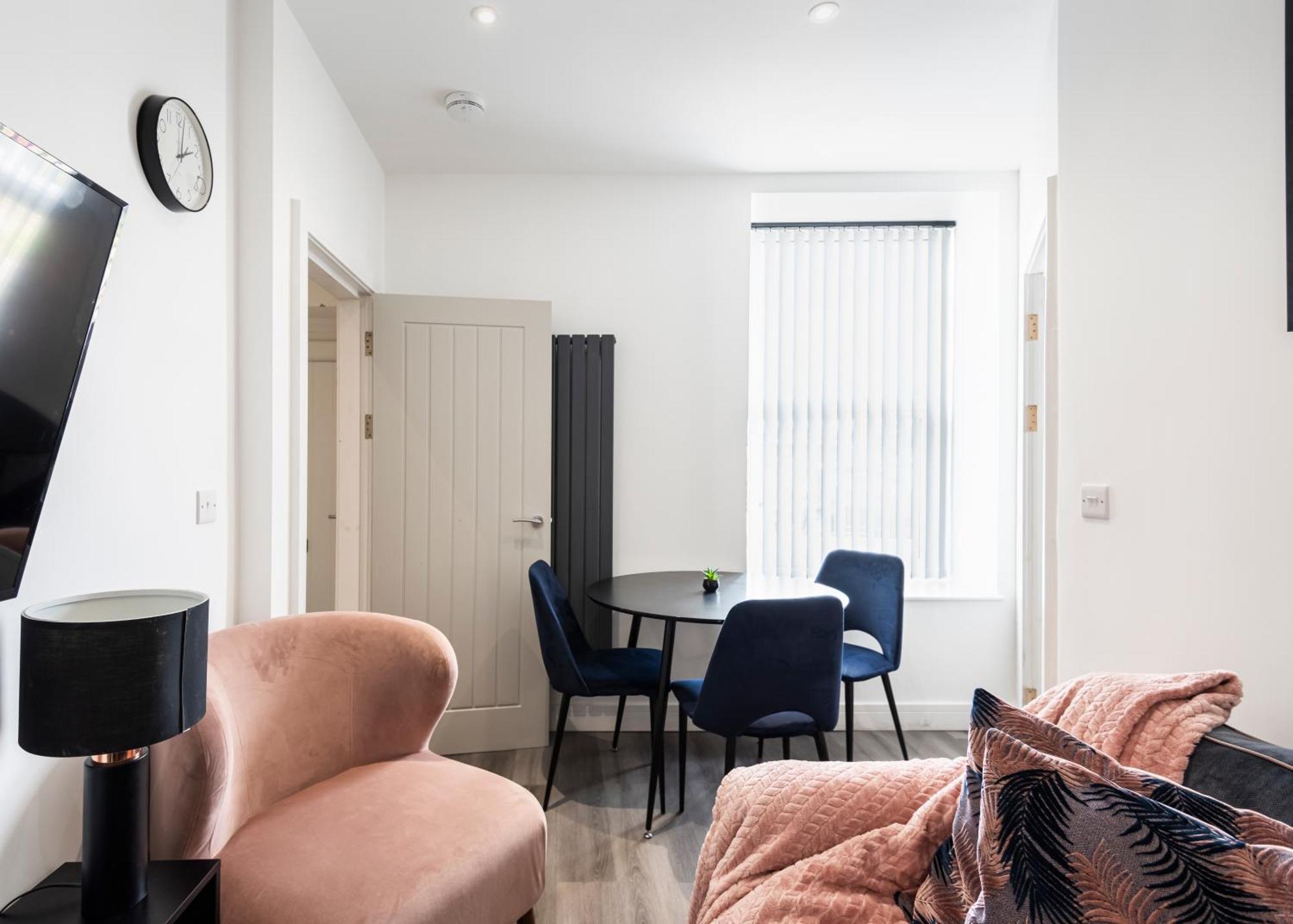 Cozy Vibes Refined 2Br Flat Apartman Bury Kültér fotó