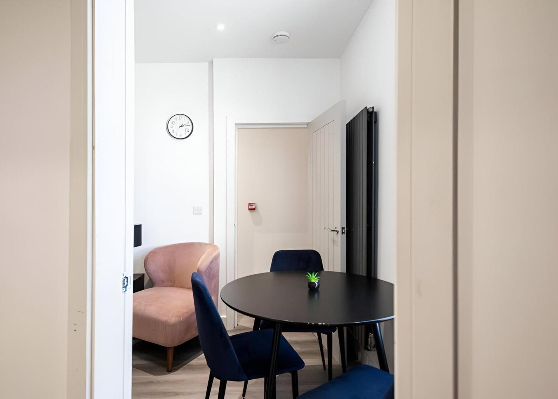 Cozy Vibes Refined 2Br Flat Apartman Bury Kültér fotó