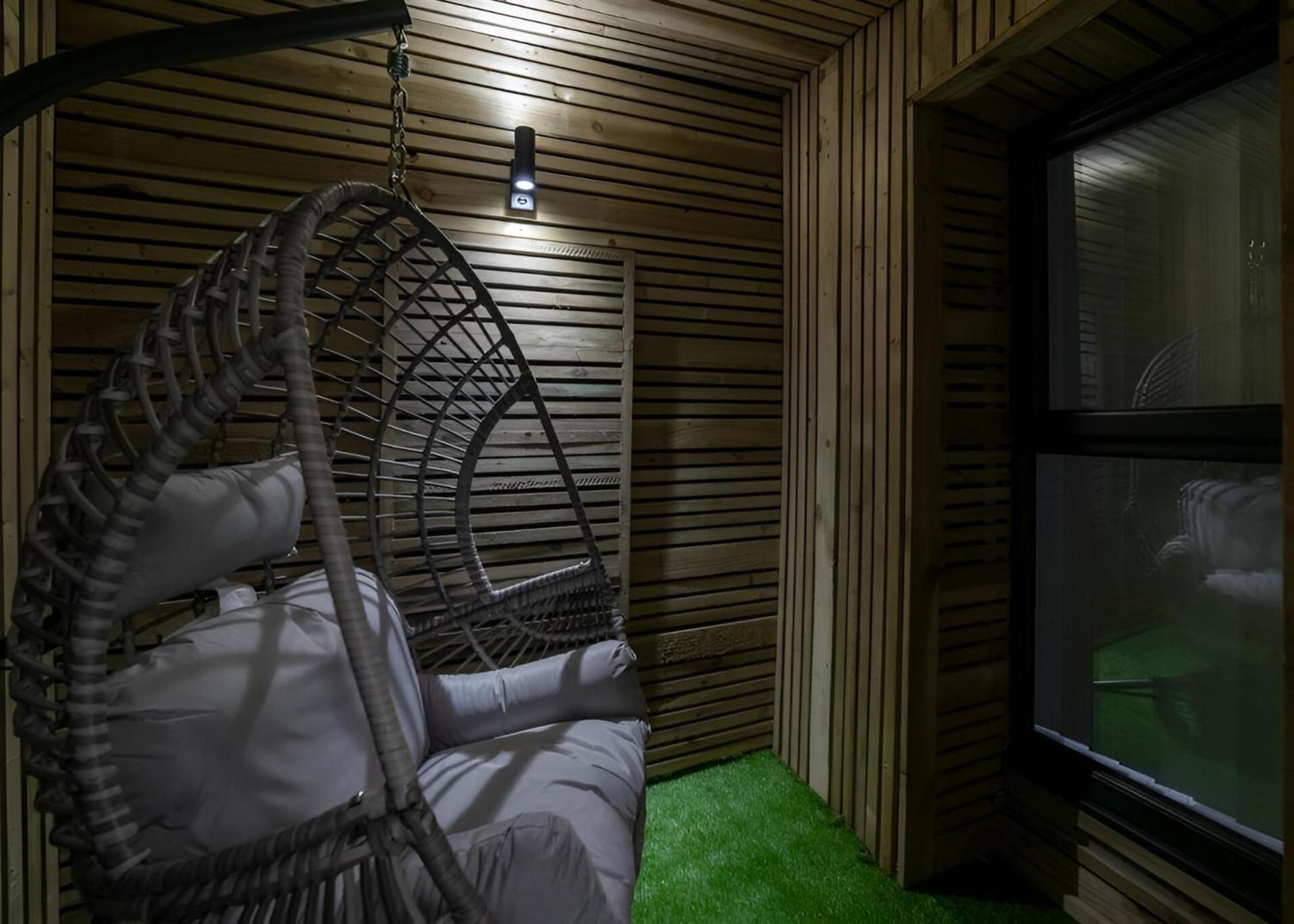 Cozy Vibes Refined 2Br Flat Apartman Bury Kültér fotó